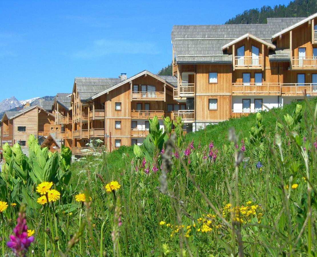Residence Club Mmv Le Hameau Des Airelles **** Montgenevre Exterior photo