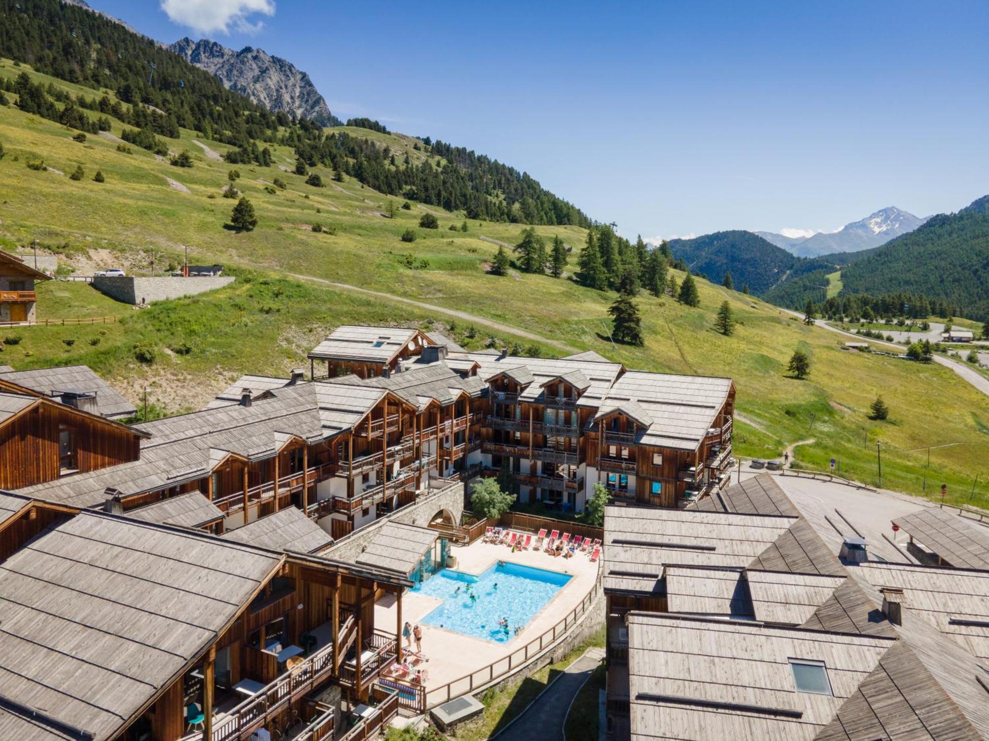 Residence Club Mmv Le Hameau Des Airelles **** Montgenevre Exterior photo